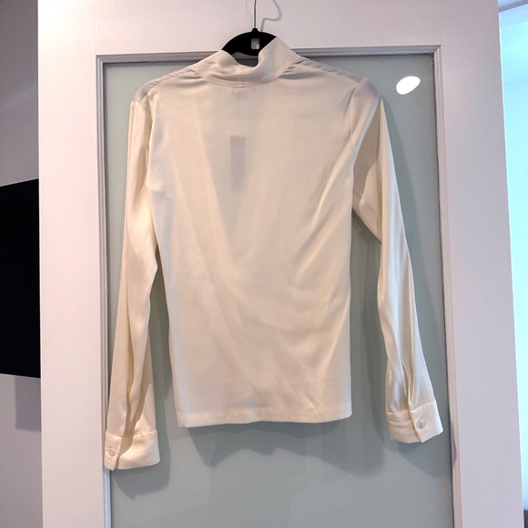 Theory “”Demona” Soft White Silk Blend Surplus Blouse Fabric: Elegance Size P/XS - Picture 3 of 7